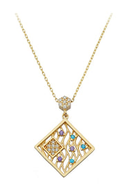 Altın Renkli Taşlı Kare Kolye