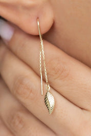 Altın Sallantılı Yaprak Küpe