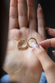 Altın Şarnel Küpe