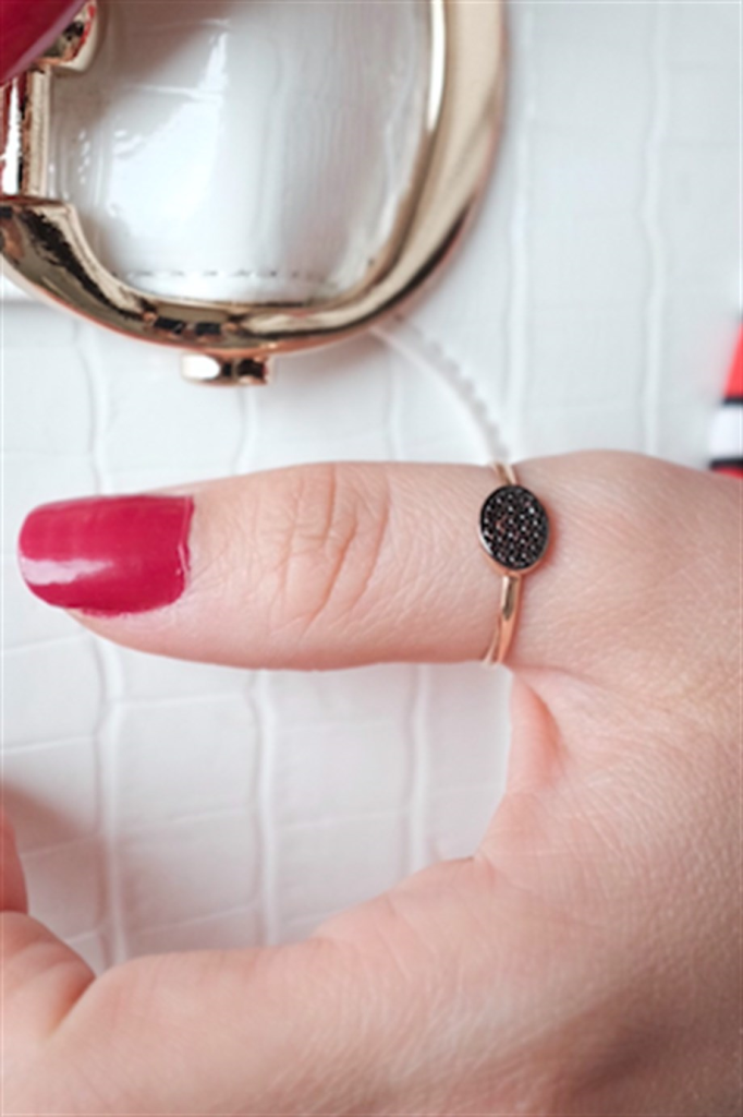 Altın Siyah Taşlı Yüzük