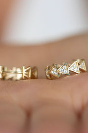 Altın Tasarım Küpe