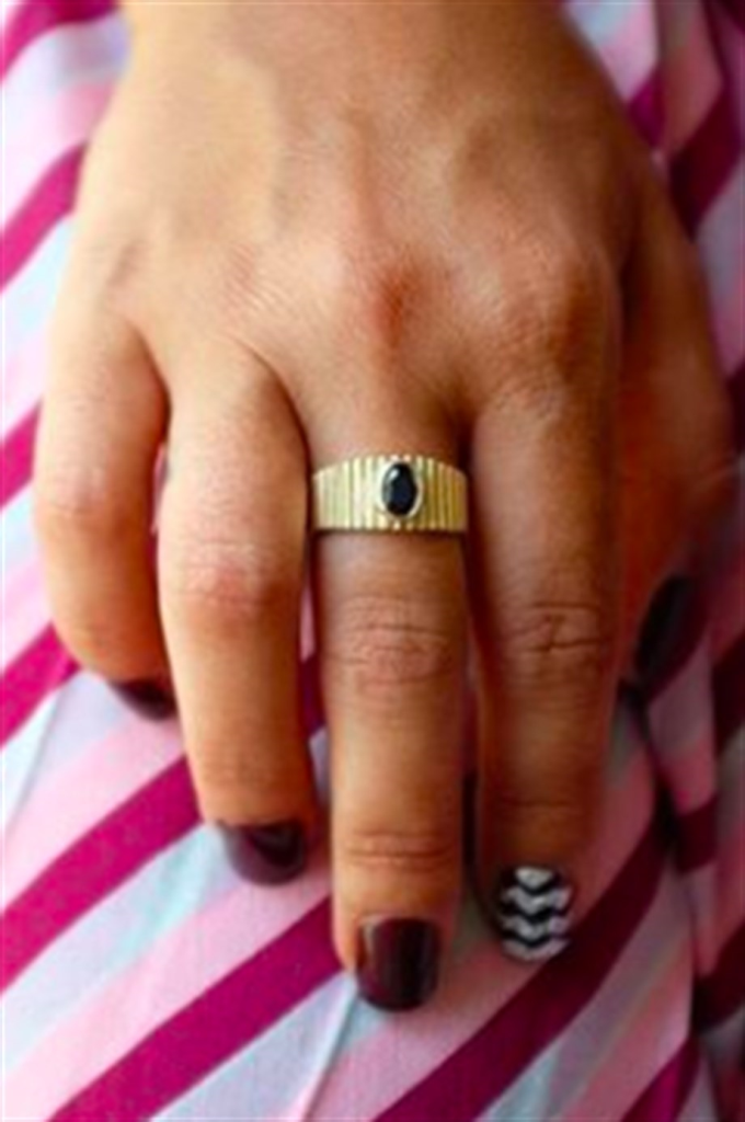 Altın Taşlı Yüzük