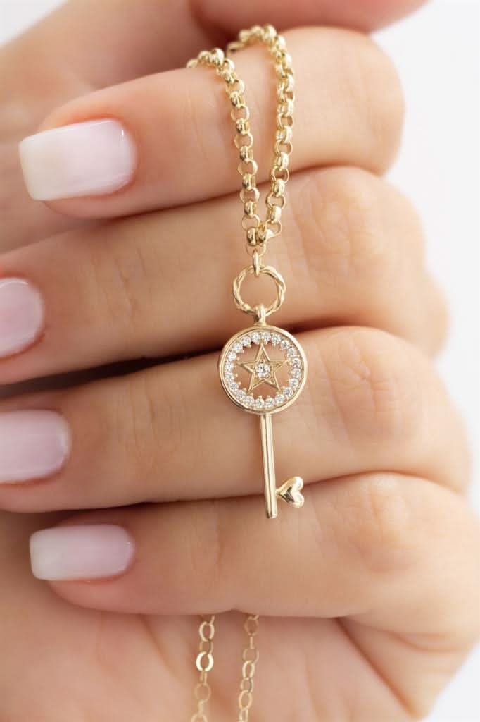 Altın Yıldızlı Anahtar Kolye