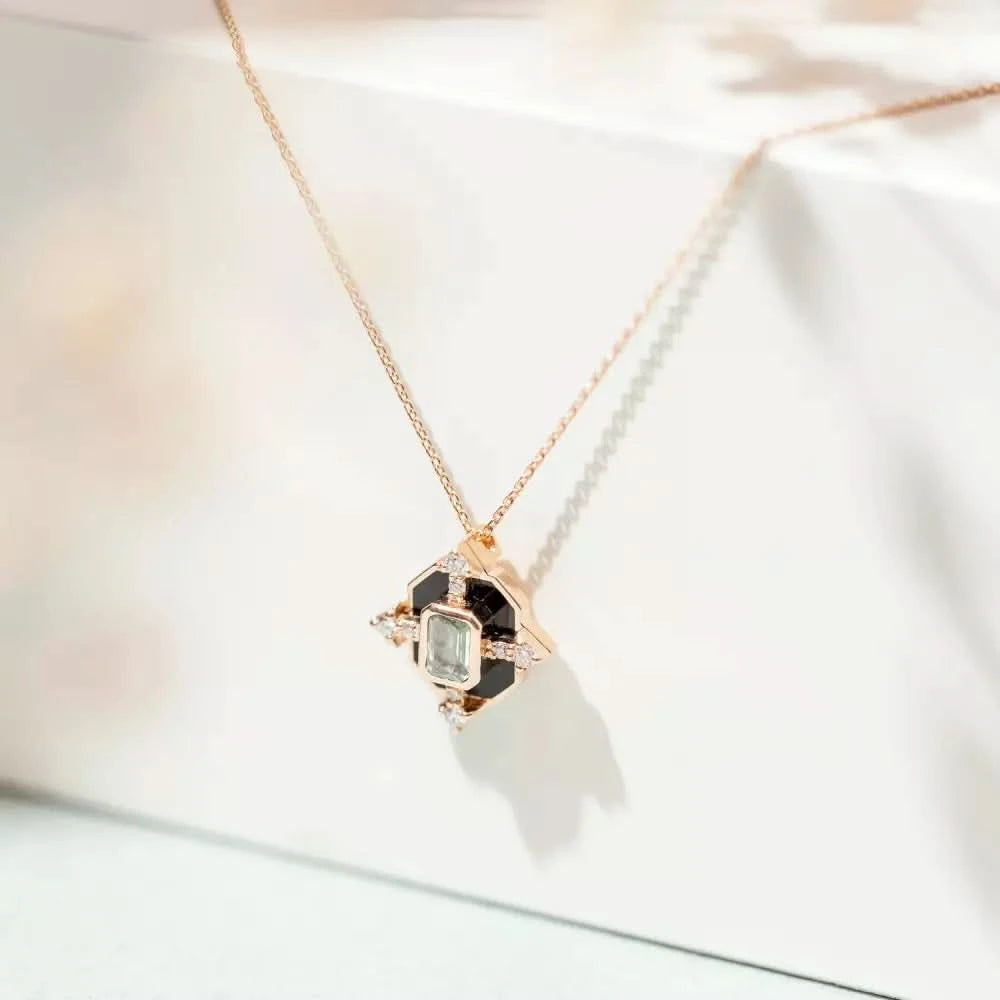 Antares Pırlanta ve Light Green Safir Taşlı, Siyah Mineli Kolye