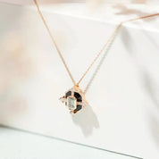 Antares Pırlanta ve Light Green Safir Taşlı, Siyah Mineli Kolye