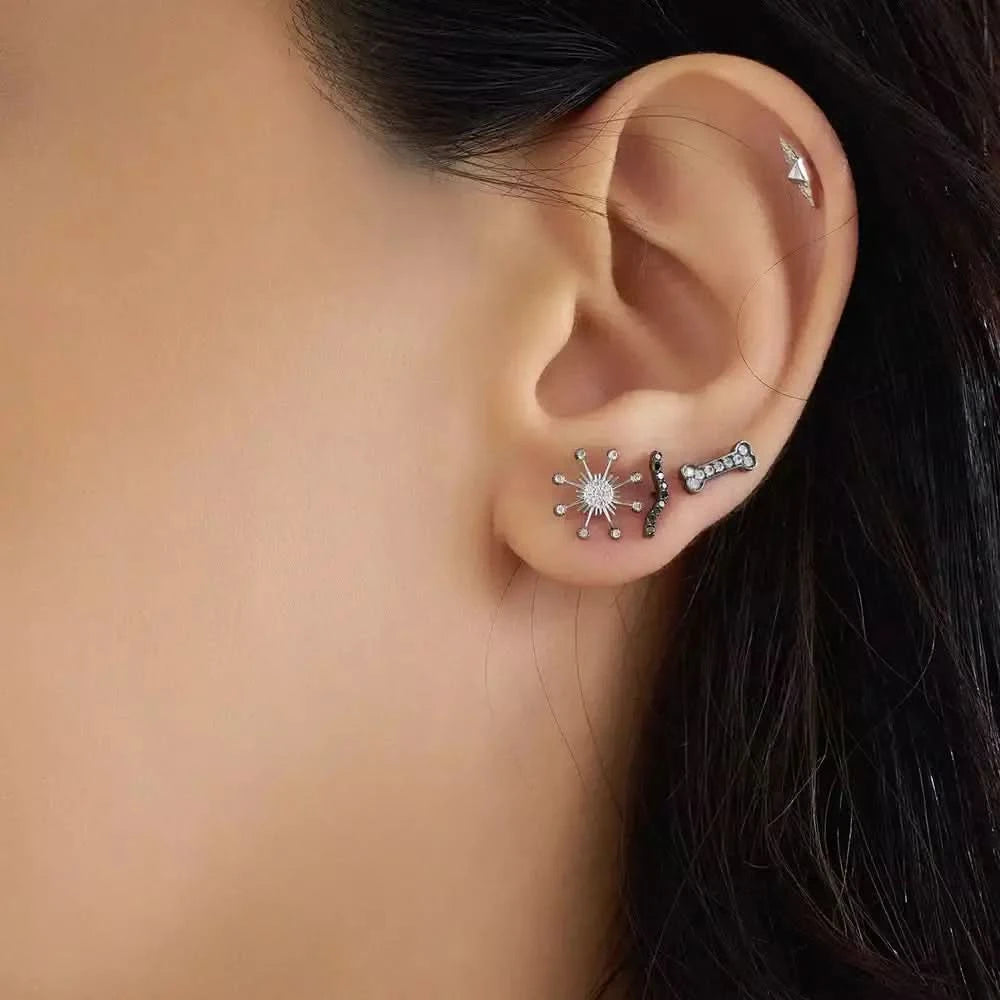 Black Bonei Pırlanta Taşlı Beyaz Altın Tek Küpe