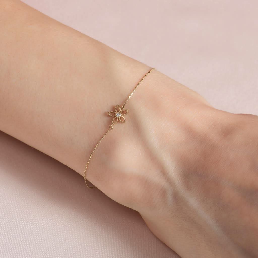 Cabaret Çiçek Form Taşlı Altın Bileklik
