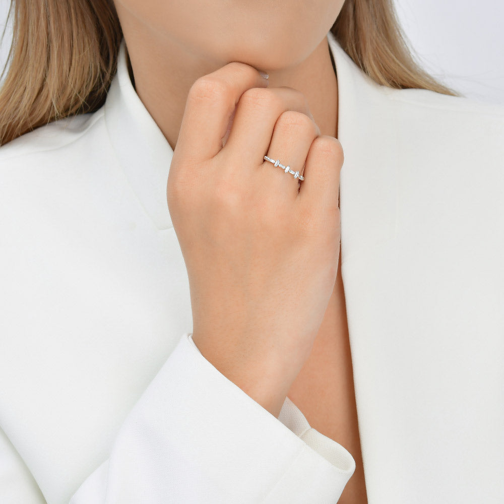 0.16 ct. Pırlanta Baget Yüzük