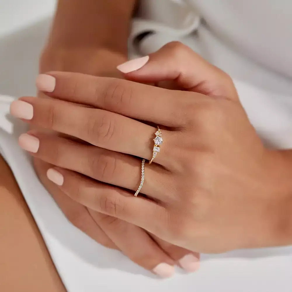 Bent 0.15 CT Pırlanta Taşlı Sarı Altın Yüzük