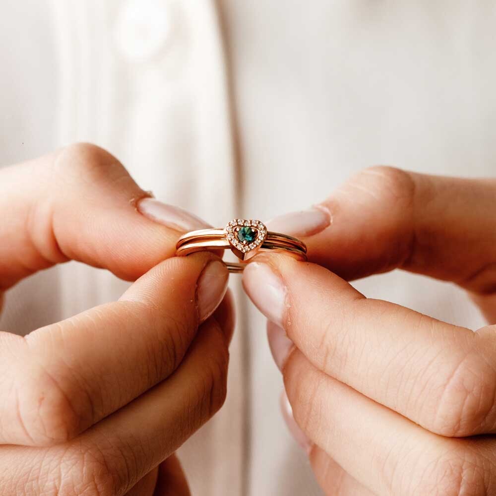 Cutie 0.16 CT Pırlanta ve Green Safir Taşlı İki Kalp Yüzük