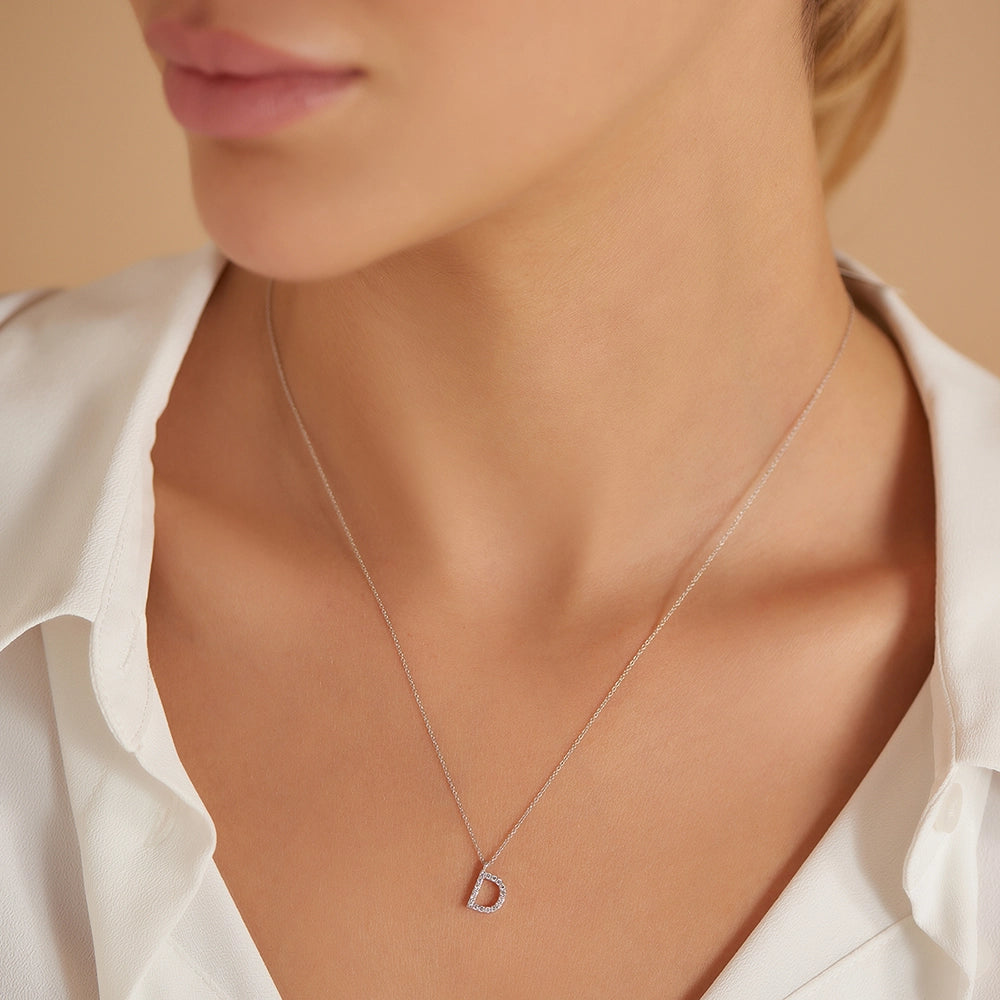 D Harf 0.11 CT Pırlanta Taşlı Beyaz Altın Kolye