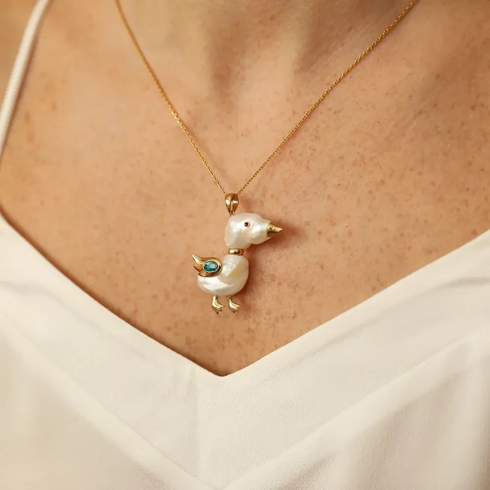 Duck Doğal İnci, Opal ve Multicolor Safir Taşlı Sarı Altın Kolye