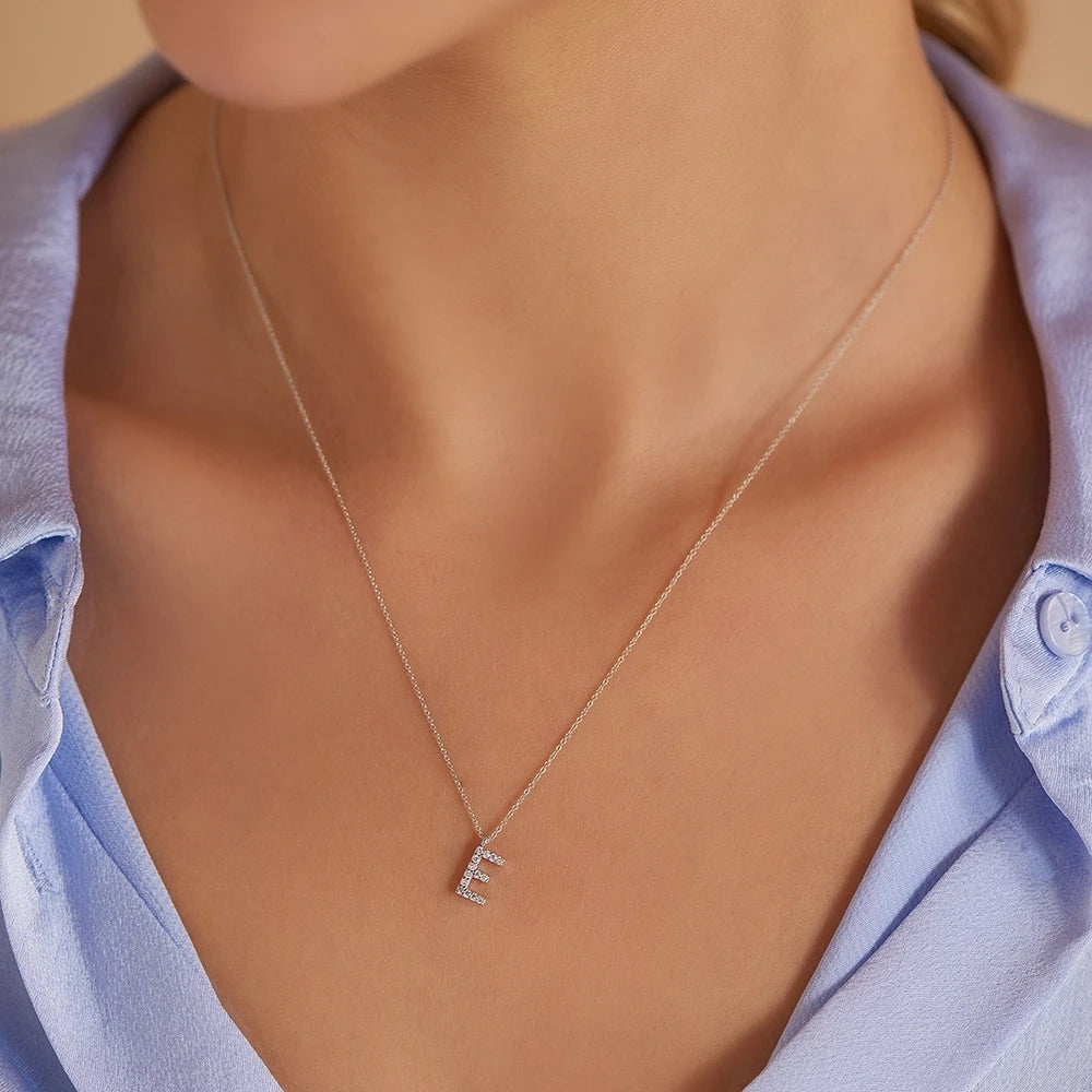 E Harf 0.10 CT Pırlanta Taşlı Beyaz Altın Kolye