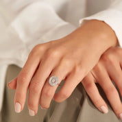 Giana 0.95 CT Oval ve Trapez Kesim Pırlanta Taşlı Beyaz Altın Yüzük