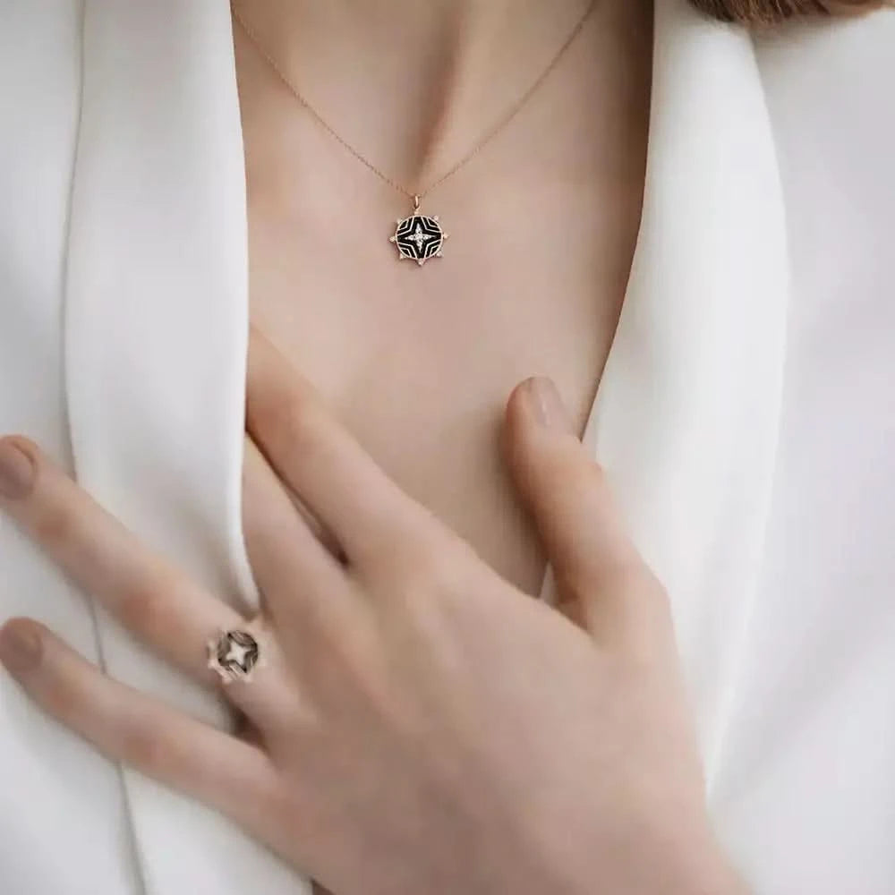 Hipernova Pırlanta Taşlı ve Siyah Mineli Kolye