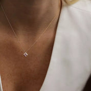 Kyra Pink Safir ve Pırlanta Taşlı Rose Altın Kolye
