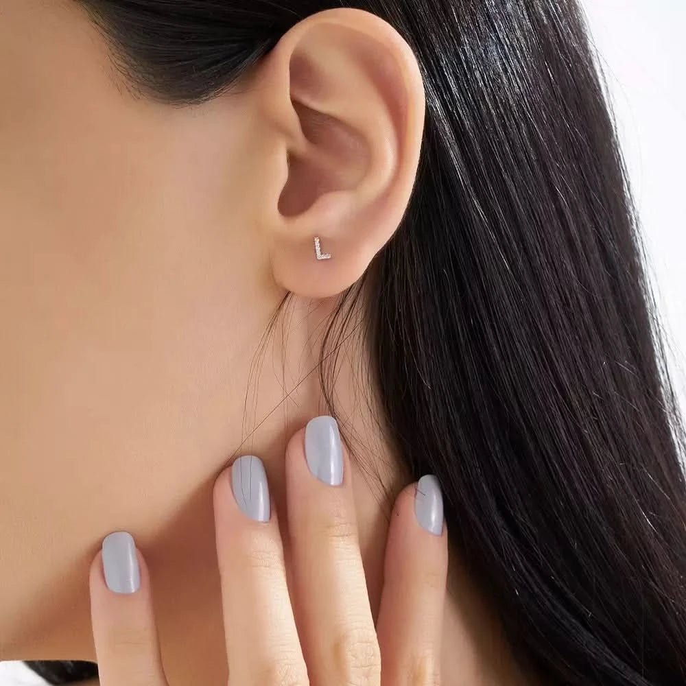 L Harf Pırlanta Taşlı Beyaz Altın Tek Küpe