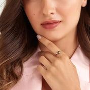 Lilia Pırlanta, Yakut ve Zümrüt Taşlı Sarı Altın Yüzük