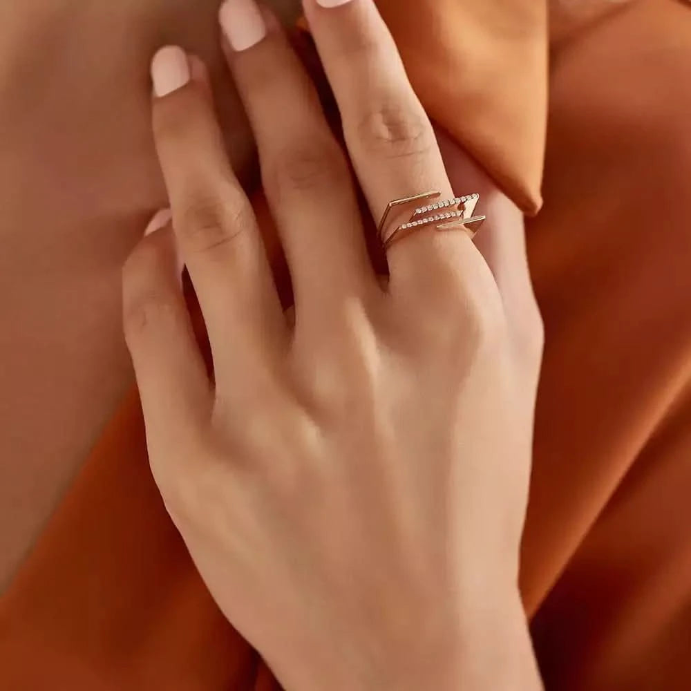 Linear 0.10 CT Pırlanta Taşlı Rose Altın Yüzük