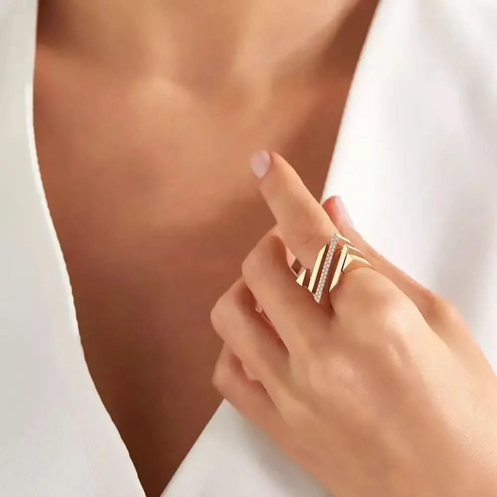 Linear Bold 0.22 CT Pırlanta Taşlı Rose Altın Yüzük