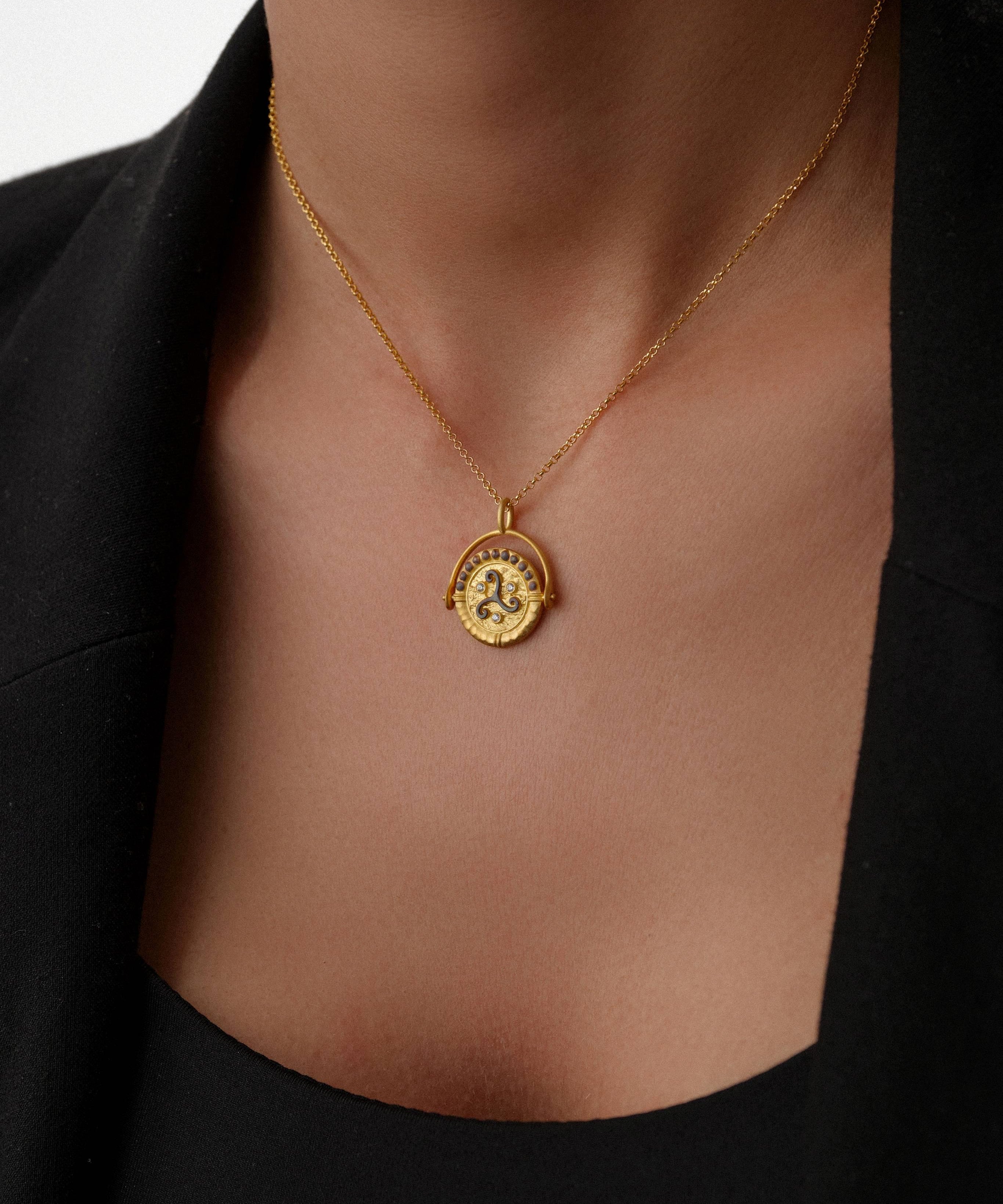 lykia-triskelion-madalyon-kolye-217288.jpg