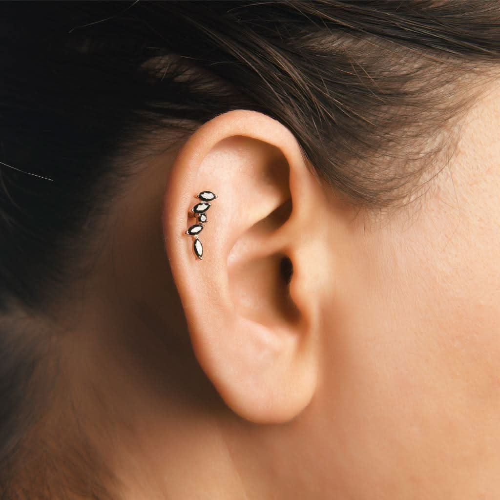 Asimetrik Markiz Form Mavi Taşlı Altın Piercing