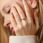 Oval Kesim Zümrüt Taşlı Rose Altın Tektaş Yüzük