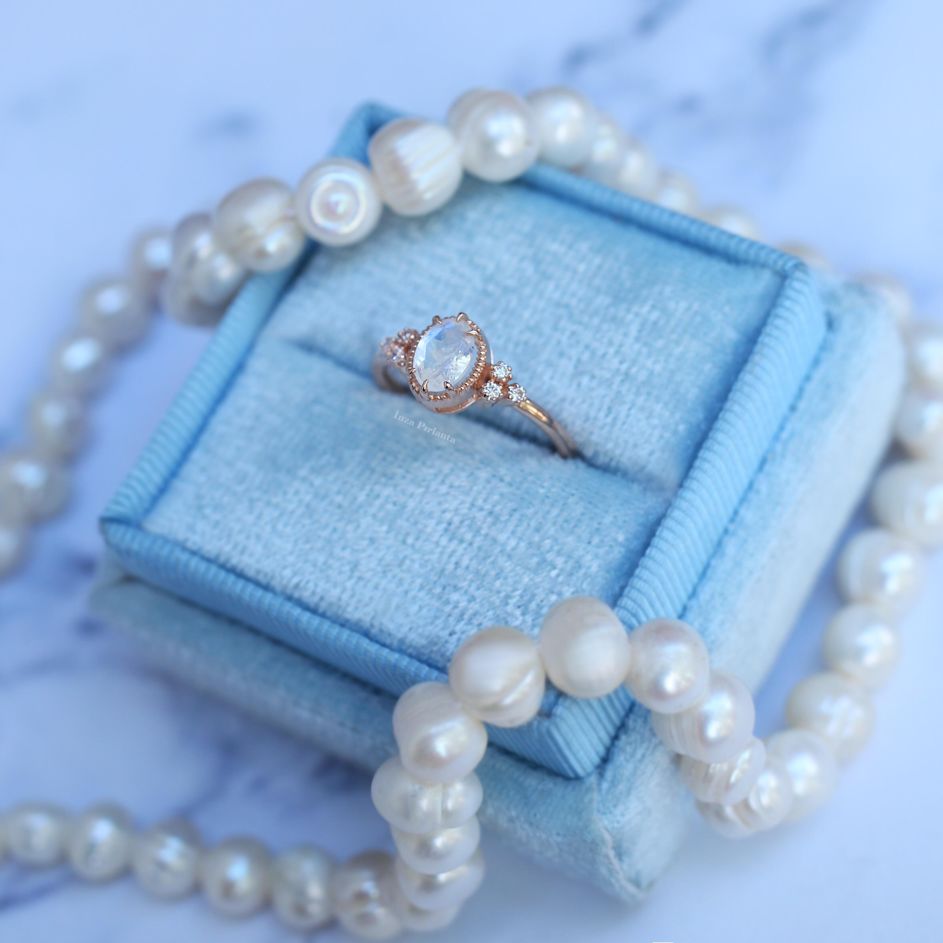 Özel Tasarım Aytaşı & Pırlanta Yüzük