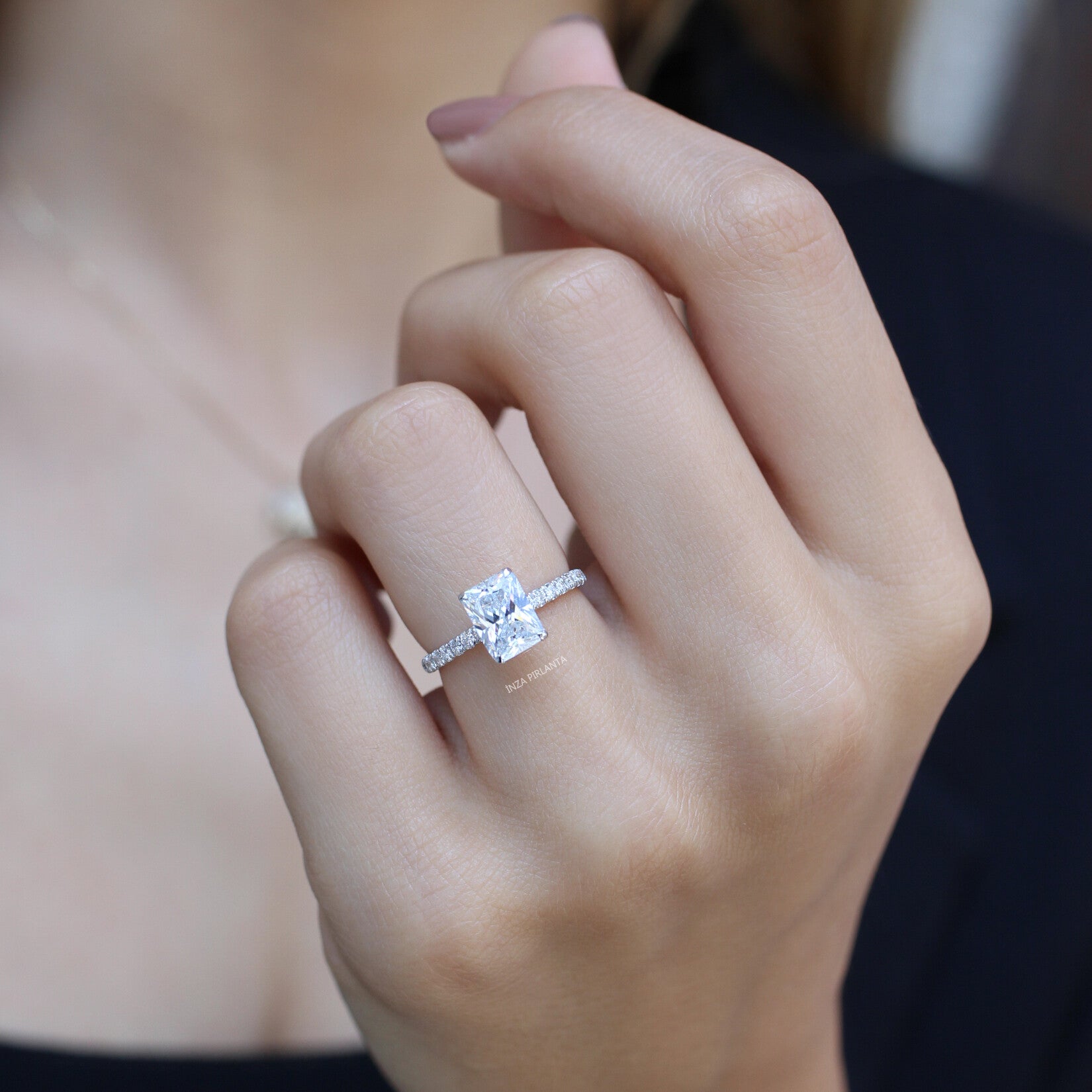 Özel Tasarım Beyaz Topaz & Pırlanta Yüzük