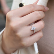 Özel Tasarım Damla Beyaz Topaz & Pırlanta Yüzük