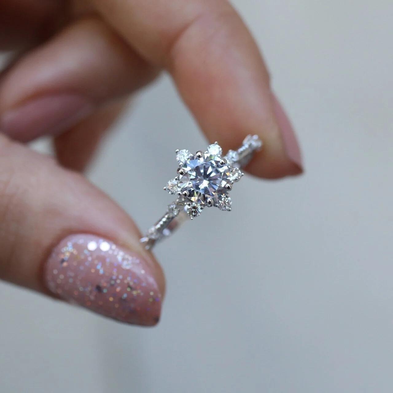 Özel Tasarım Kar Tanesi Pırlanta & Beyaz Topaz Yüzük