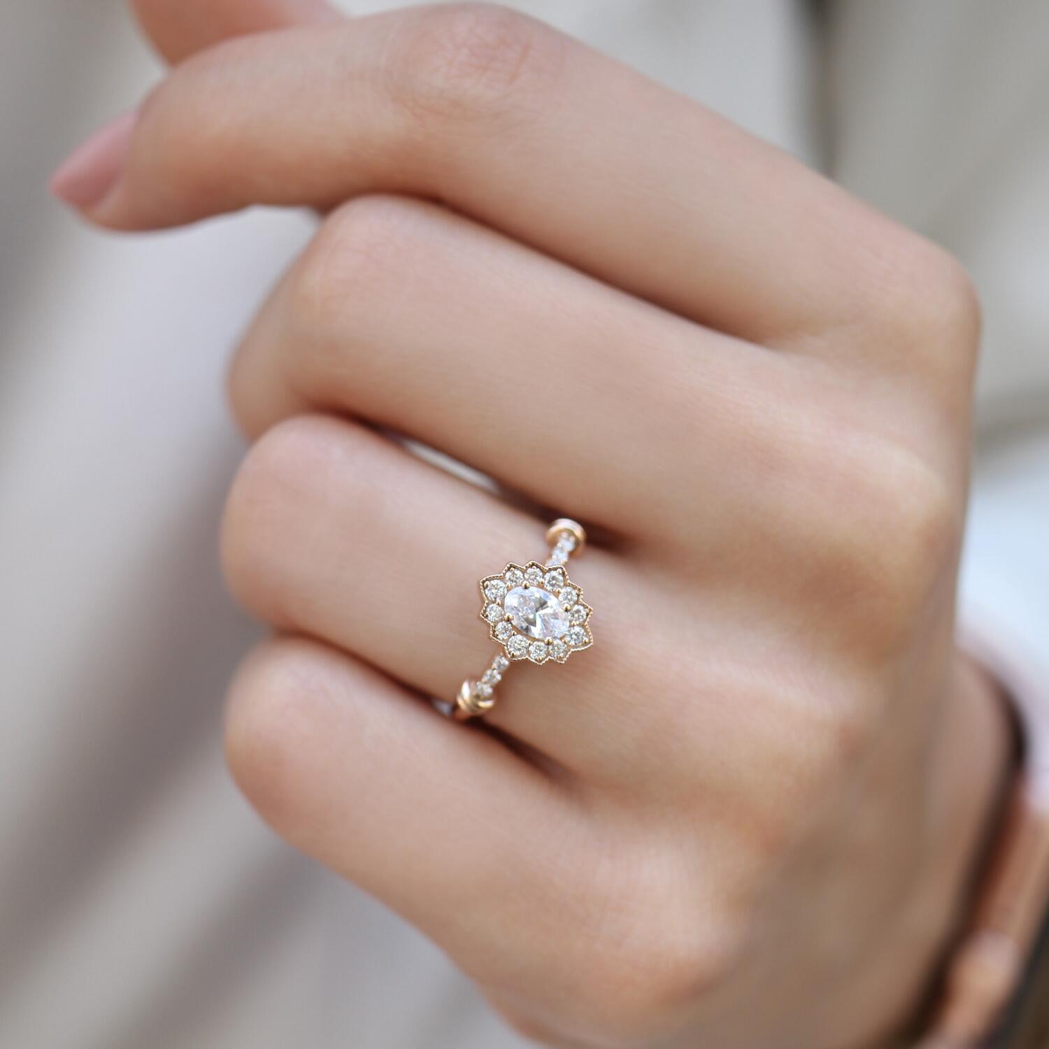 Özel Tasarım Venice Beyaz Topaz & Pırlanta Yüzük