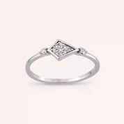 Petite Pırlanta Taşlı Beyaz Altın Yüzük