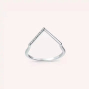 Pırlanta Taşlı Beyaz Altın Minimal V Yüzük