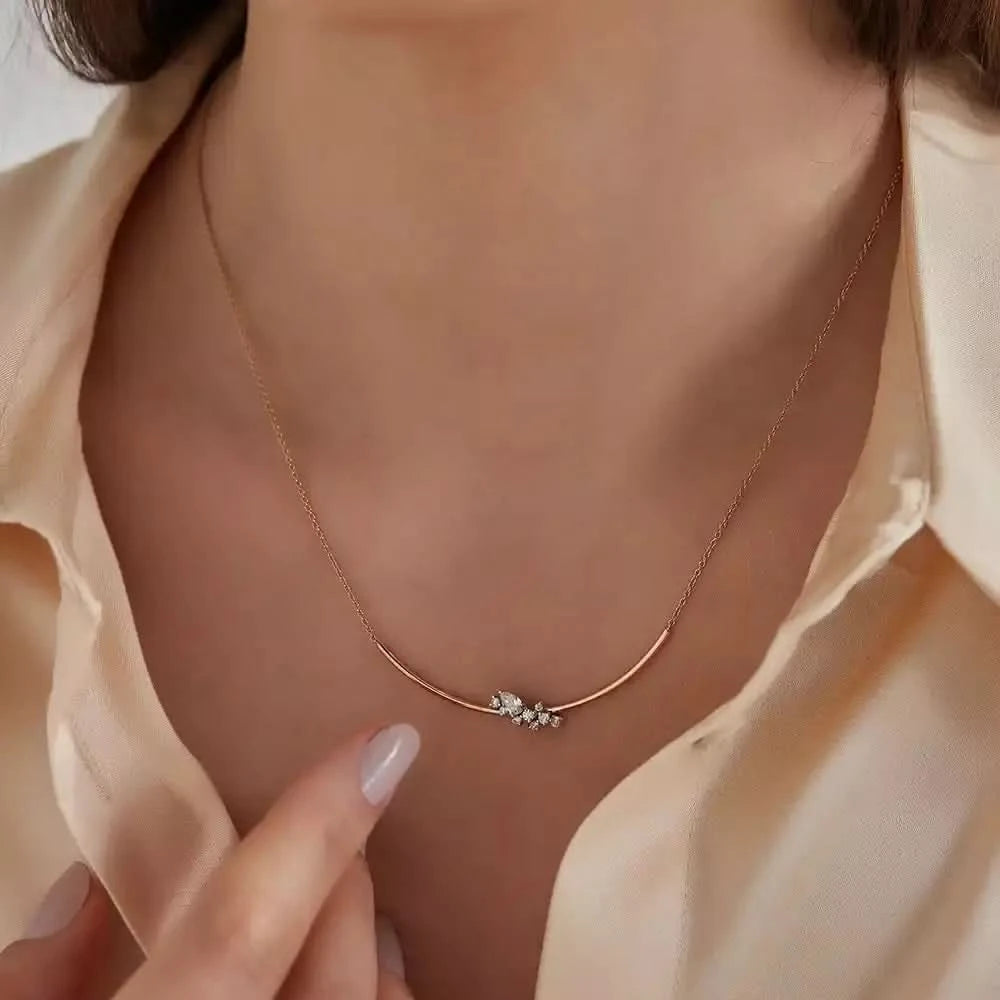 Rina Pırlanta Taşlı Rose Altın Kolye