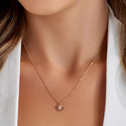 Solis Pırlanta Taşlı Rose Altın Kolye