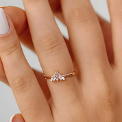 Vetra Baget Kesim Pırlanta Taşlı Rose Altın Yüzük