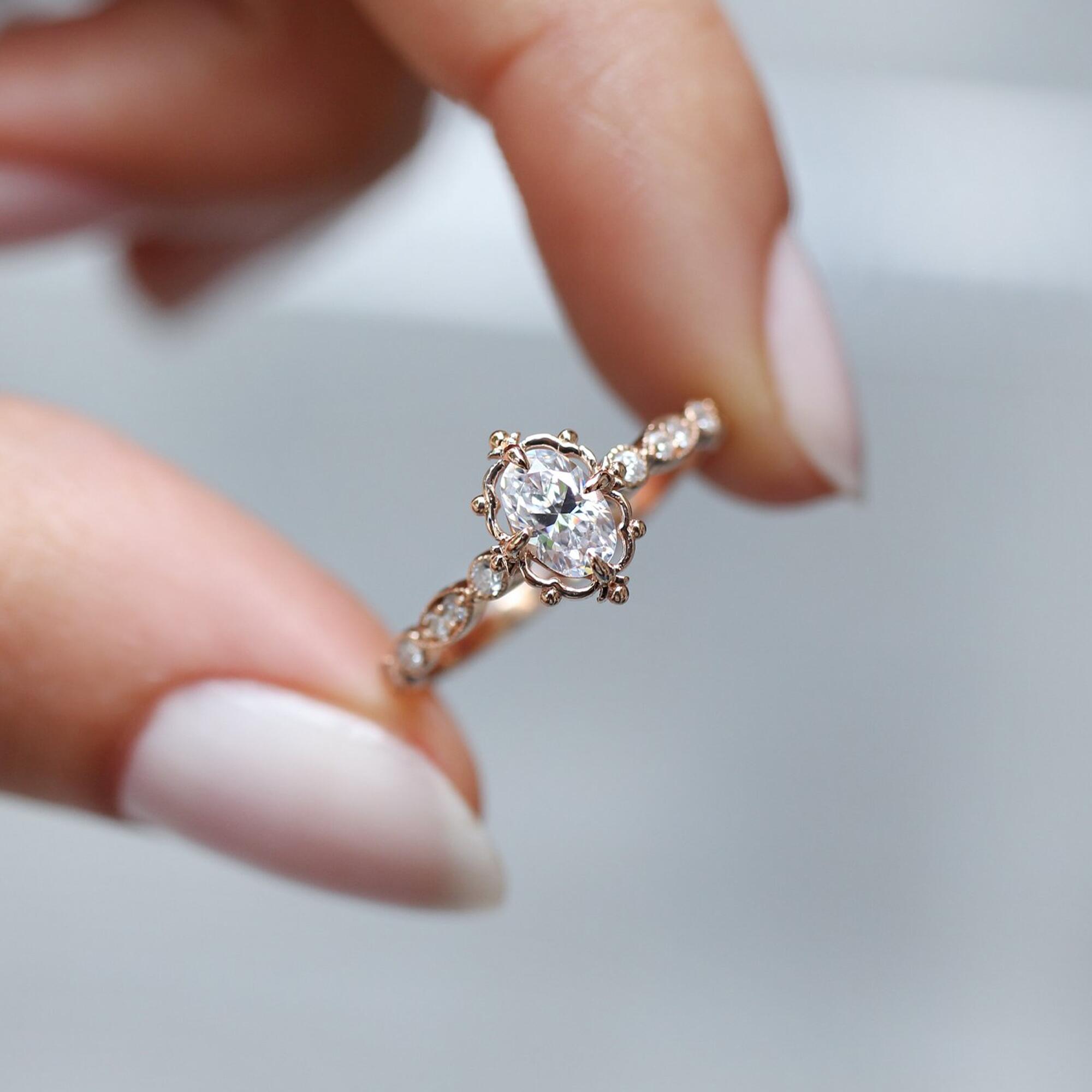 Vintage Aria Beyaz Topaz & Pırlanta Yüzük