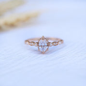 Vintage Aria Beyaz Topaz & Pırlanta Yüzük