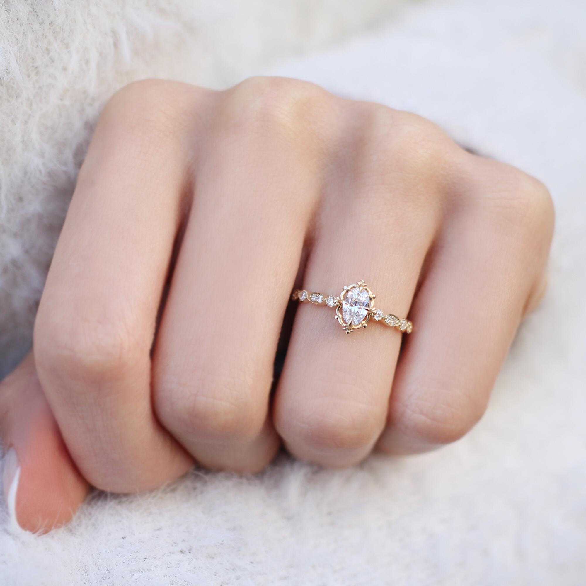 Vintage Aria Beyaz Topaz & Pırlanta Yüzük