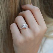 Vintage Artemis Beyaz Topaz & Pırlanta Yüzük