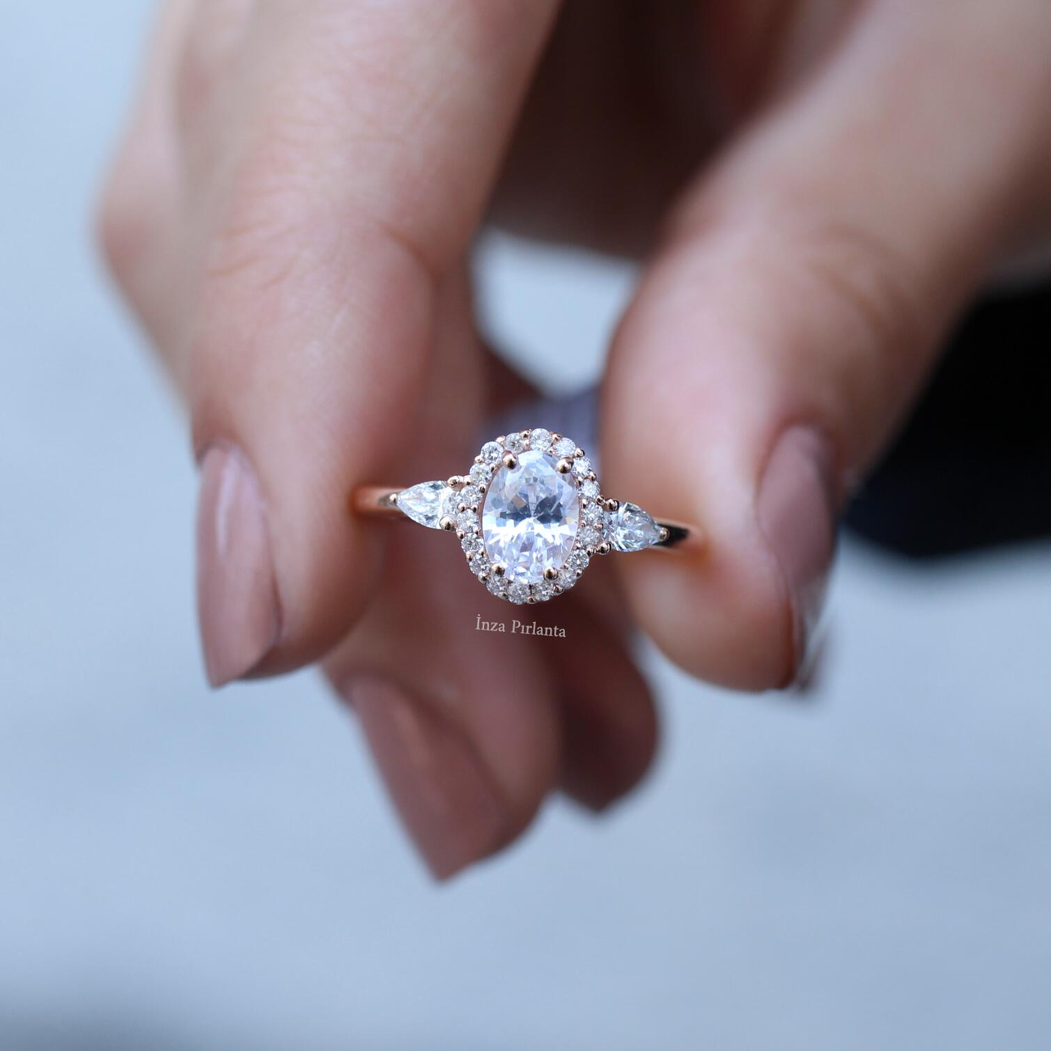 Vintage  Beyaz Topaz & Damla Pırlanta Yüzük