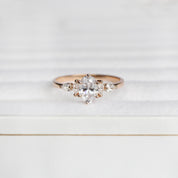 Vintage Diana Beyaz Topaz & Pırlanta Yüzük