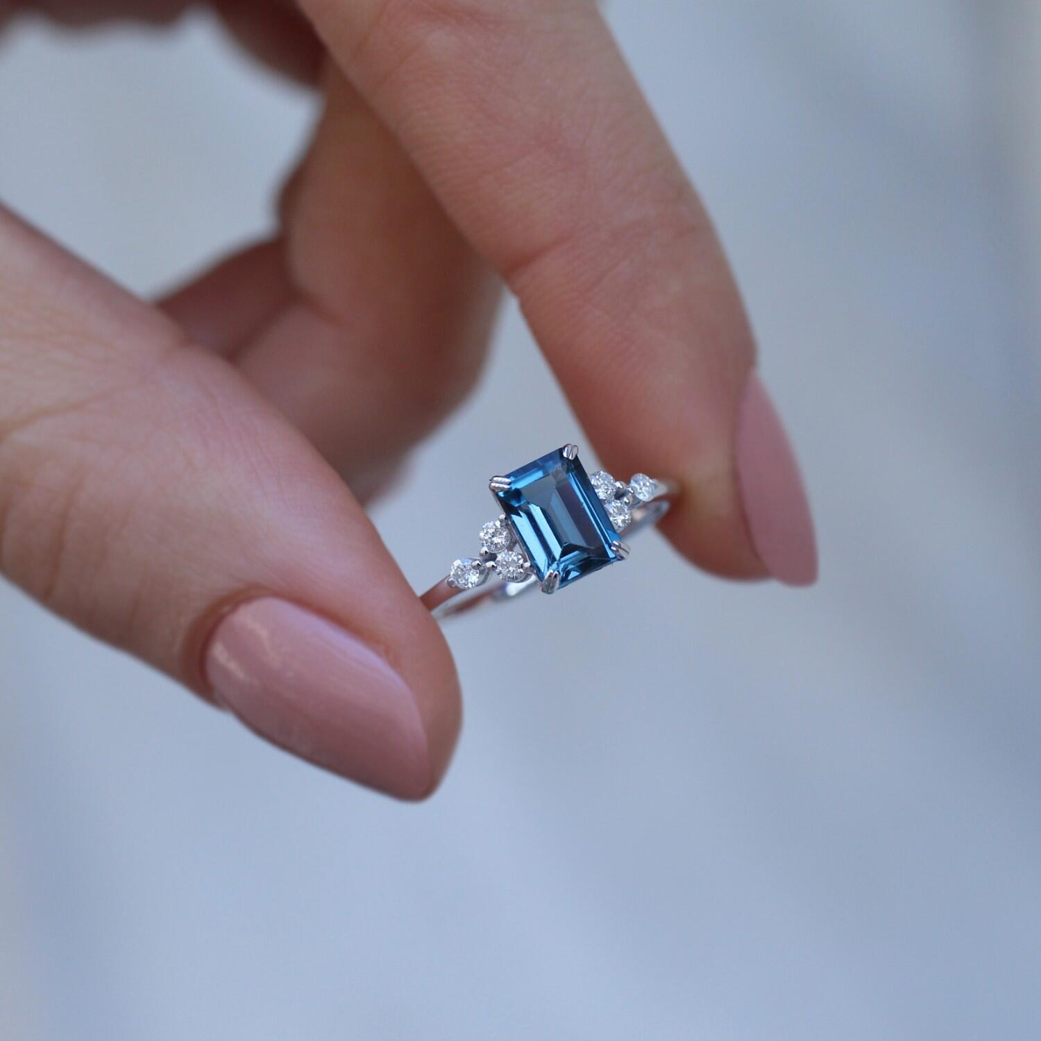 Vintage Lily London Blue & Pırlanta Yüzük