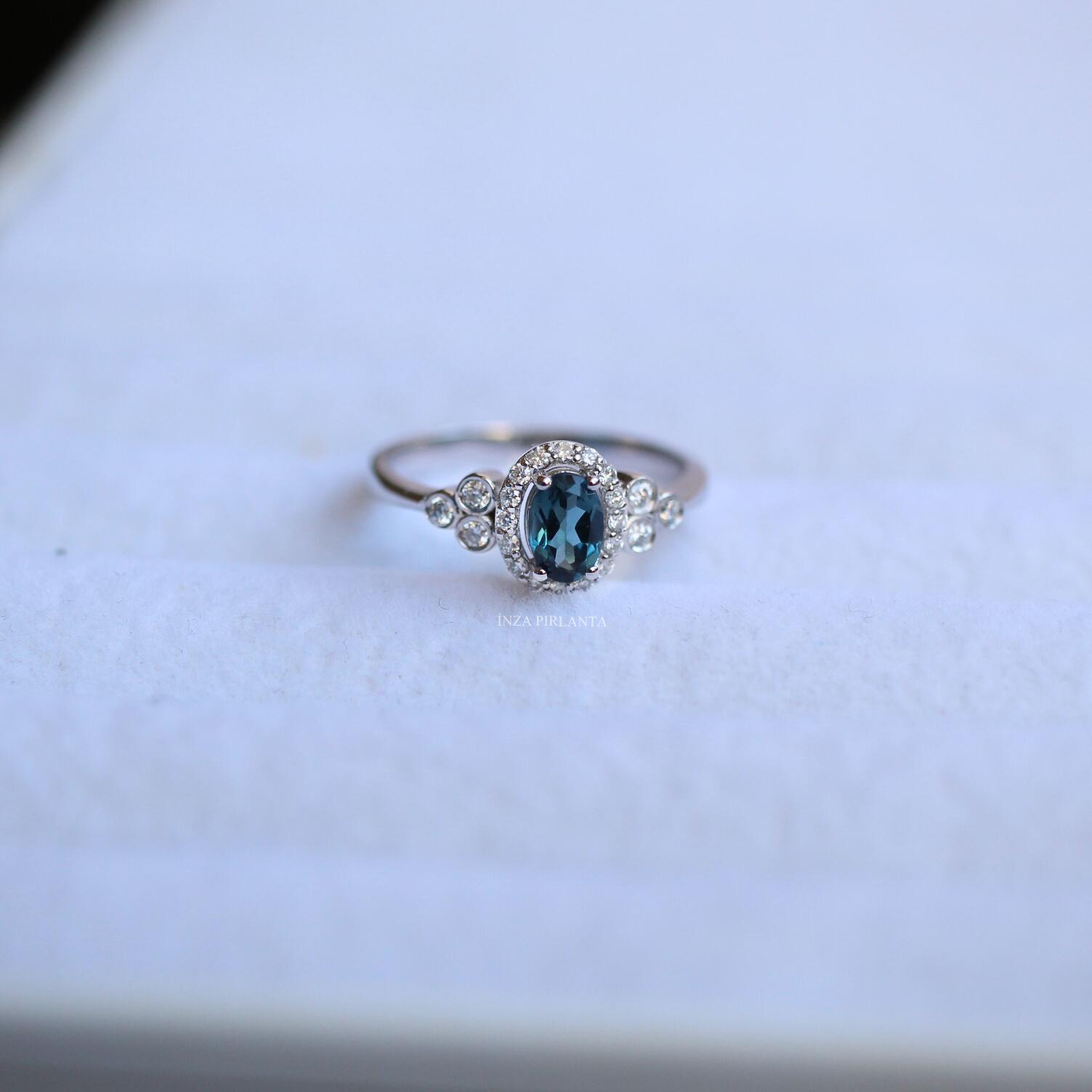 Vintage London Blue & Pırlanta Yüzük