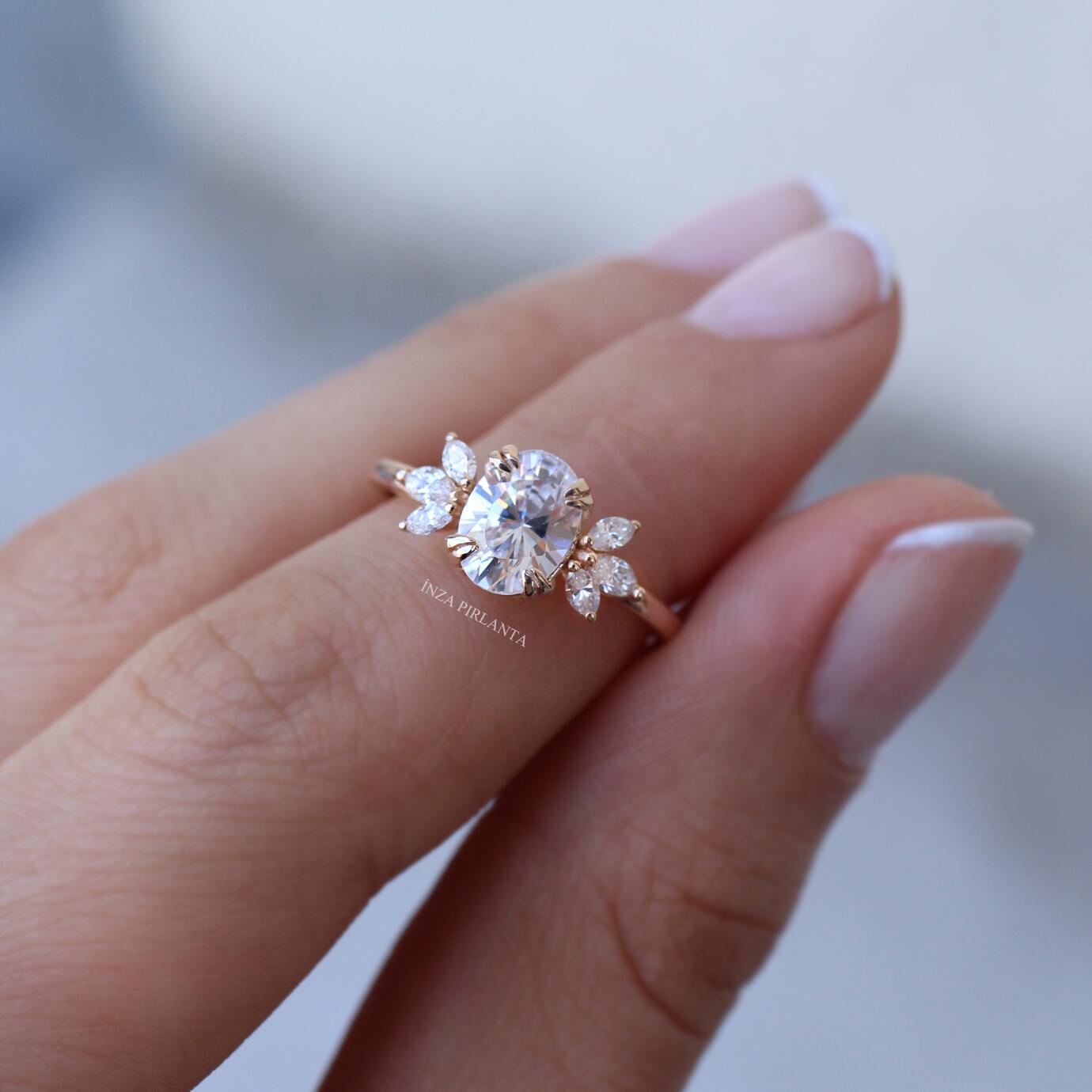 Vintage Lotus Beyaz Topaz & Pırlanta Yüzük