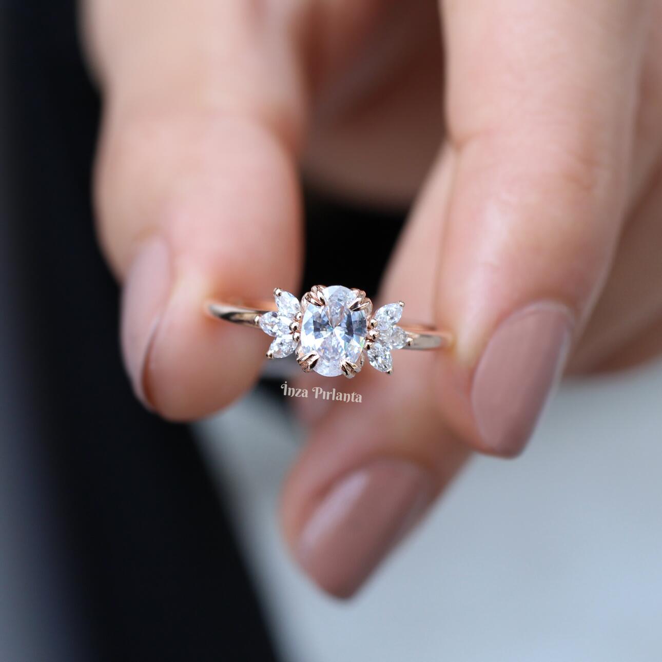 Vintage Mini Lotus Beyaz Topaz & Pırlanta Yüzük