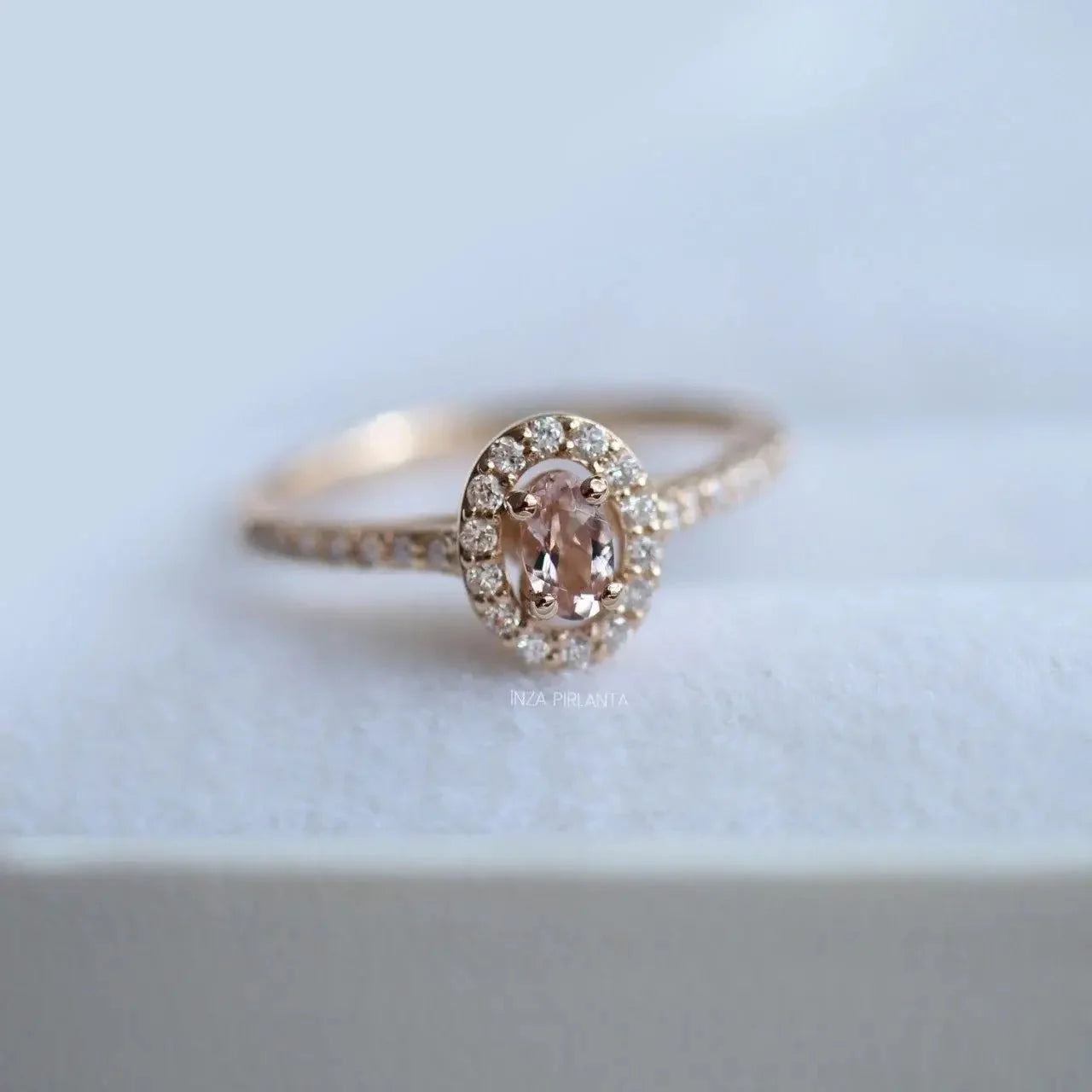 Vintage Oval Morganite & Pırlanta Yüzük