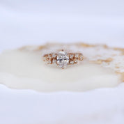 Özel Tasarım Asimetri Pırlanta & Beyaz Topaz Yüzük