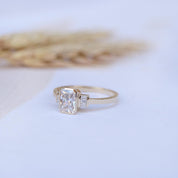 Vintage Özel Tasarım Beyaz Topaz & Pırlanta Yüzük